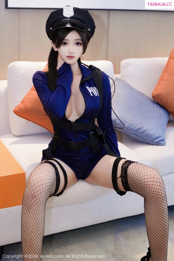   [XiuRen]高清写真图 2024.02.05 No.8066 奶茶味的包子 新人美腿第19张图片